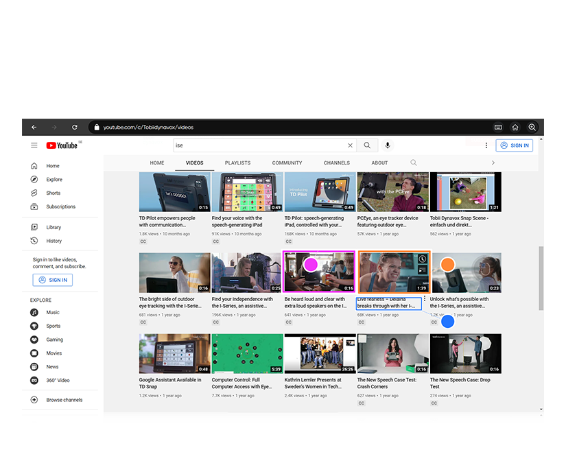 TD Browse de Tobii Dynavox usando la función de clic en los enlaces de color.