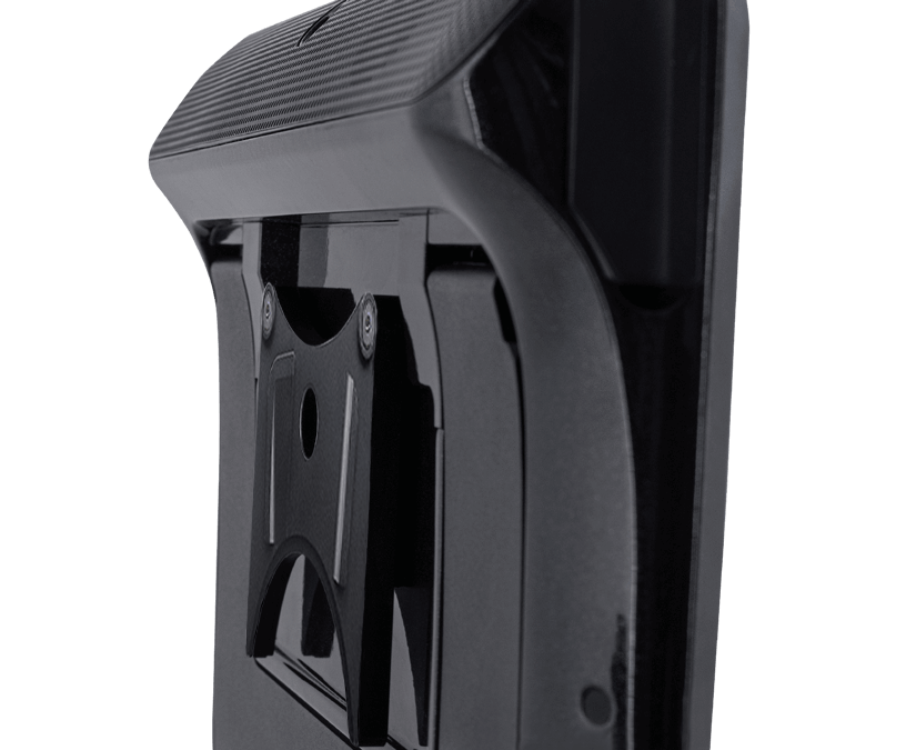 Placa adaptadora de liberación rápida Tobii Dynavox montada en un dispositivo I-110. 